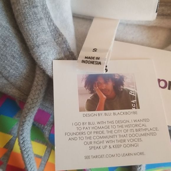 Take Pride Everyone Welcome Gray Rainbow Hoodie New with Tags Unisex Sz. SMALL - Picture 8 of 10